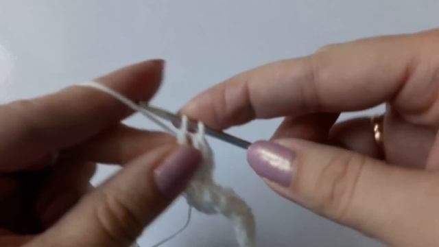 Ажурная шаль с оборкой