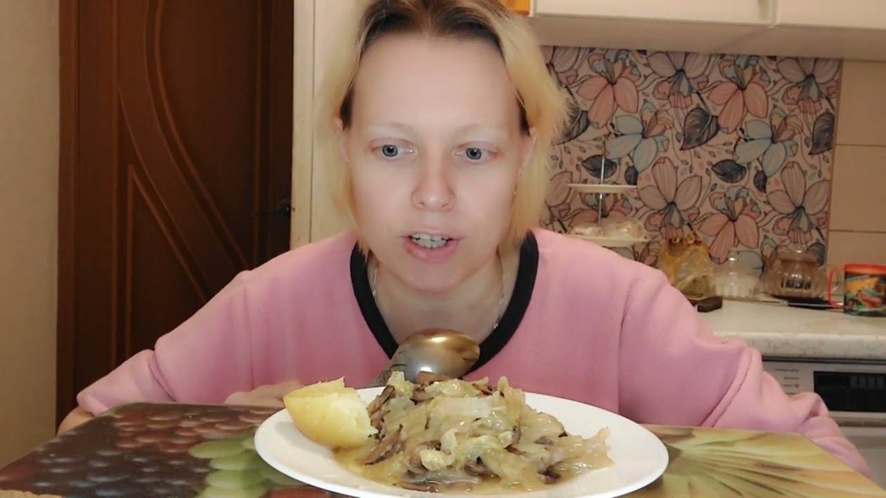 Мукбанг  Пекинская капуста с грибами  картошкой  и окрошкой