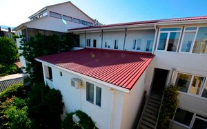 Недорогой отдых в Судаке. Забронировать номер в гостинице в Судаке. «Валентина» ГОСТЕВОЙ ДОМ