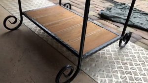 Стол из эпоксидной смолы +кованные ножки