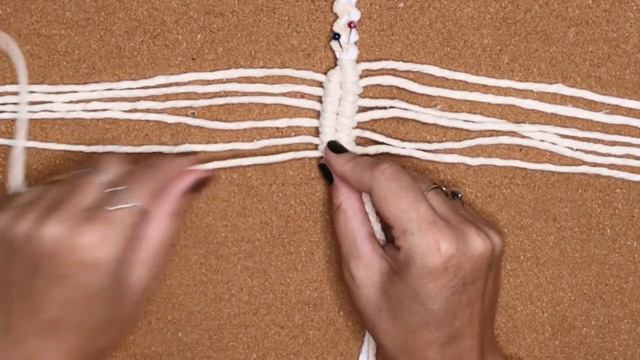 Suporte de plantas em macramê passo a passo _ Macrame plant hanger tutorial _ Fê смотреть онлайн