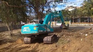 Расчистка участка экскаватором: особенности работы в Таиланде