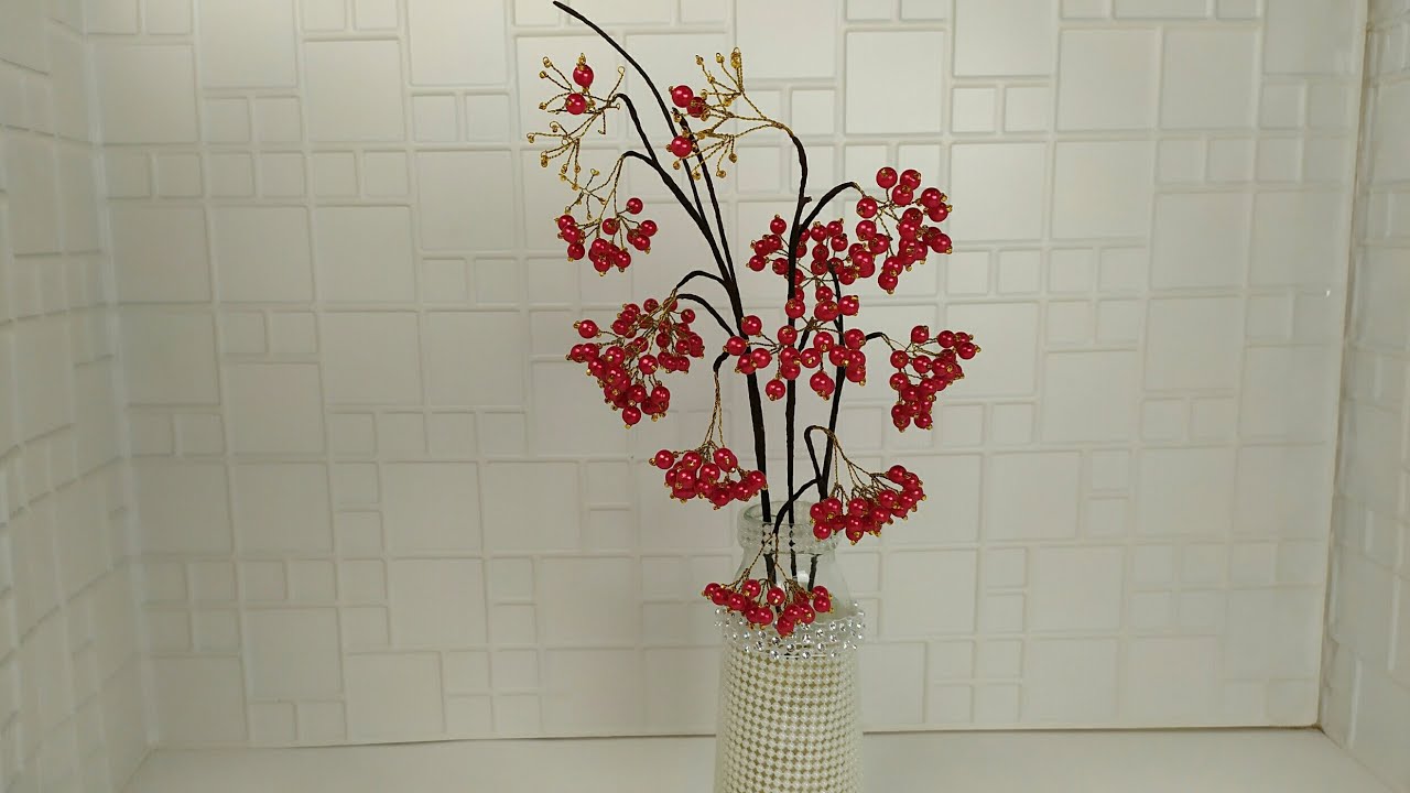 Работы из бисера.2 часть.Декоративные веточки.Рябина из бисера и бусин Мастер класс для начинающих. смотреть онлайн