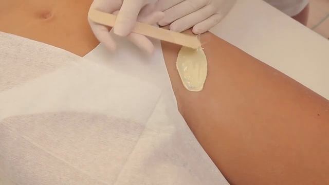 Italwax. Депиляция плёночным воском в зоне бикини.