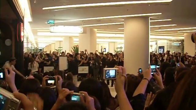 111005 Samsung MultiView MV800 Press Conference in Bangkok (Nichkhun) 5-7 смотреть онлайн