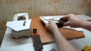 ТЕСТ КАК ПРИКЛЕИТЬ КЕРАМИЧЕСКУЮ ПЛИТКУ НА Крепче гвоздей Сумасшедшую липучка Монтажный клей