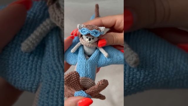 Амигуруми Кот лётчик вяжем крючком. Ссылки на соц сети в описании канала. смотреть онлайн