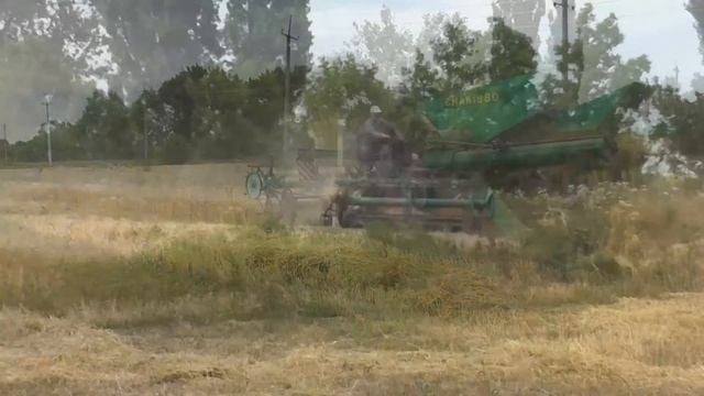 Самодельный комбайн, сбор урожая. смотреть онлайн