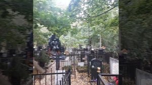 Памятник Вячеслава Иванькова (Япончик) на Ваганьковском кладбище Москвы.