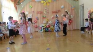 Танец Королева красоты Средняя группа  8 Марта  05 03 15