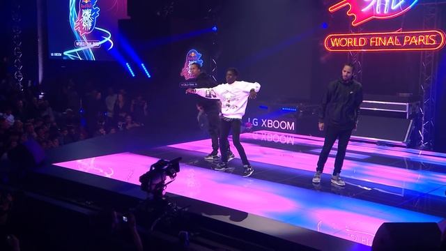Les Twins ft. Salif Crooksboyz performing live | @RedBullDanceYour Style World Final Paris 2019 смотреть онлайн
