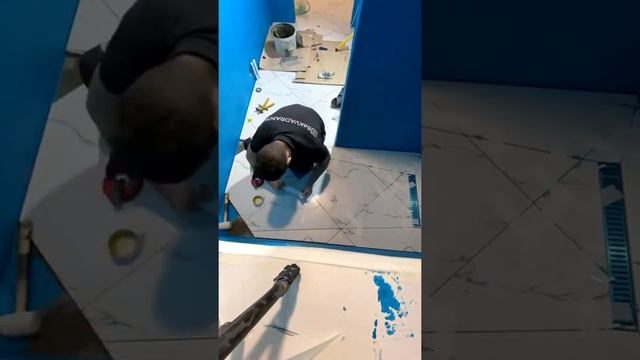 Укладка плитки в душевом поддоне #укладкаплитки #душевая #поддон #плиточник #мастеркласс