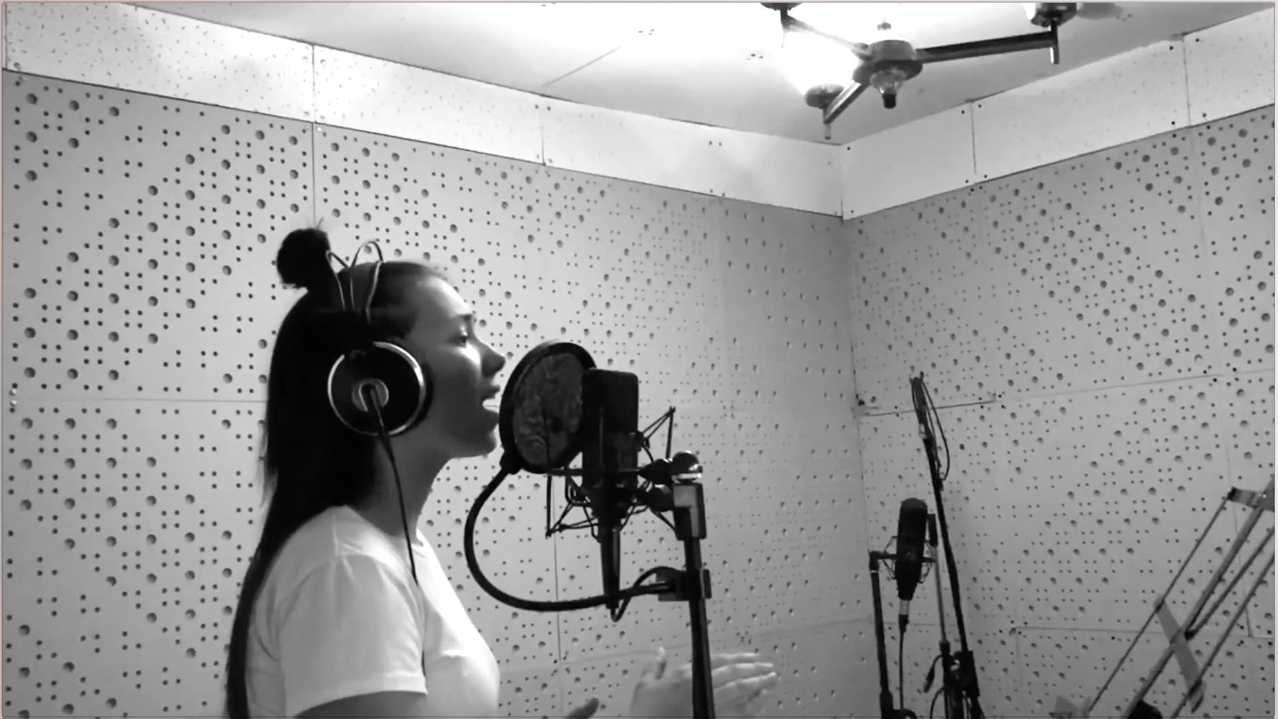 Дорога - Максим [cover by breVia].mp4