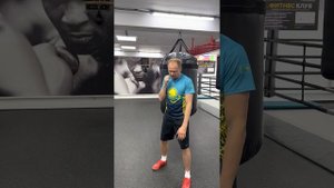 На начальном этапе занятия боксом, очень важно понять технику и механику движения удара.