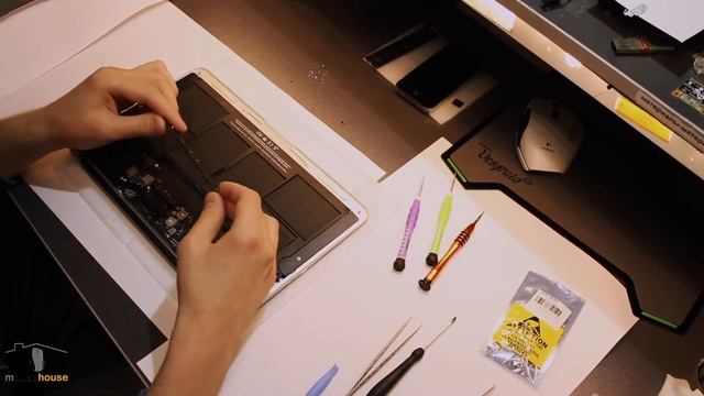 Замена SSD в Macbook air 2012 (MBA2012) колхоз edition, или как впихнуть невпихуемое смотреть онлайн