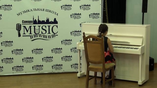 Злата Филатова - Выступление на отчетном концерте смотреть онлайн