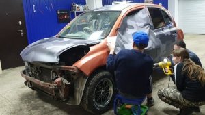 Полная оклейка кузова автомобиля винилом. Nissan march в пленке