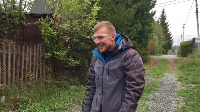 Дачная движуха ровняем изгородь из ёлок