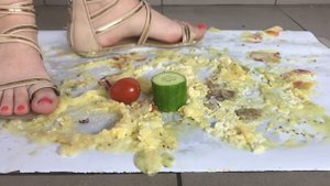 Food crush in sundals!! You must see it! Mix from different food!! Like and subscribe!!
