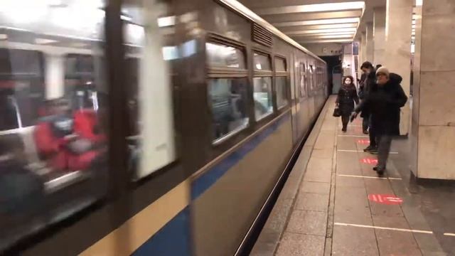 81-740/741.1 Русич На станции Юго-Западная смотреть онлайн