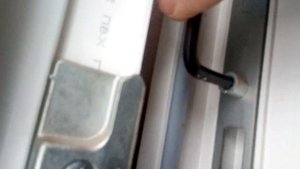 Как перевести пластиковые окна на зимнюю эксплуатацию. Теплый дом.