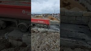 Разгрузка Тонара Щебень.