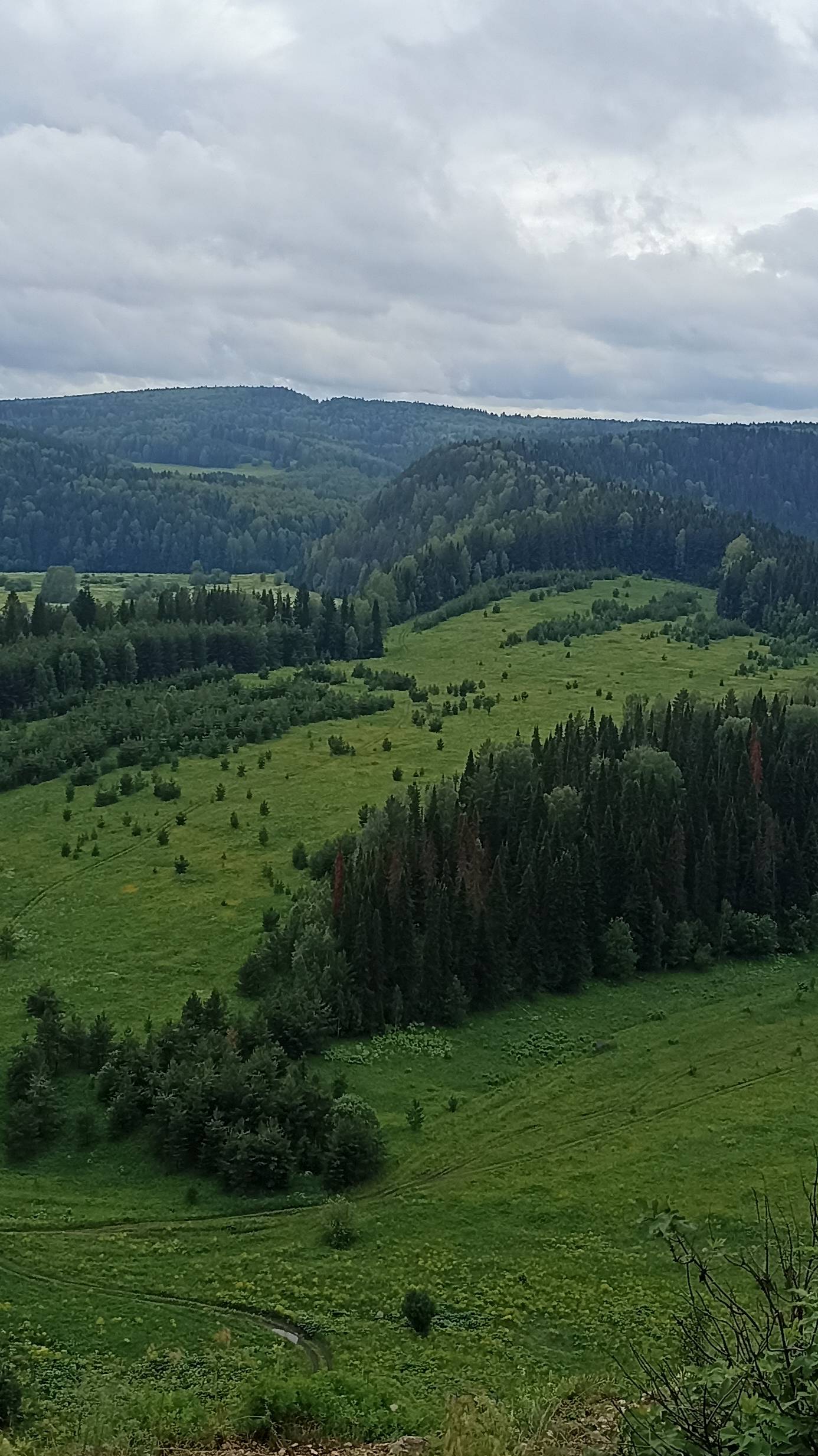 Красивый обзор природы Среднего Урала