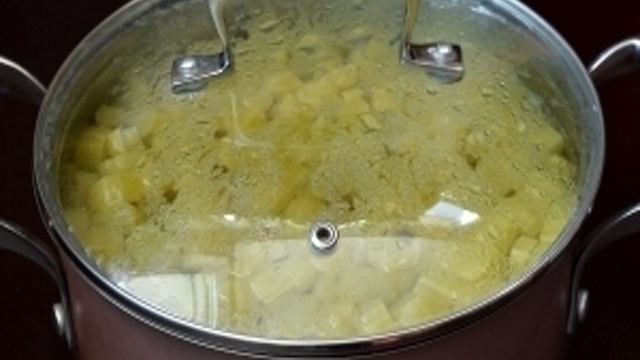 Квас из ревеня