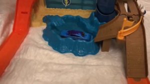 Hotweels крокодил , хотвилс пасть крокодила ест машины и Савелий карамелий меняет цвета машинам