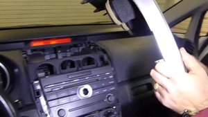 MAZDA CX-7 CX7 DASH CENTER VENT REMOVAL REPLACEMENT