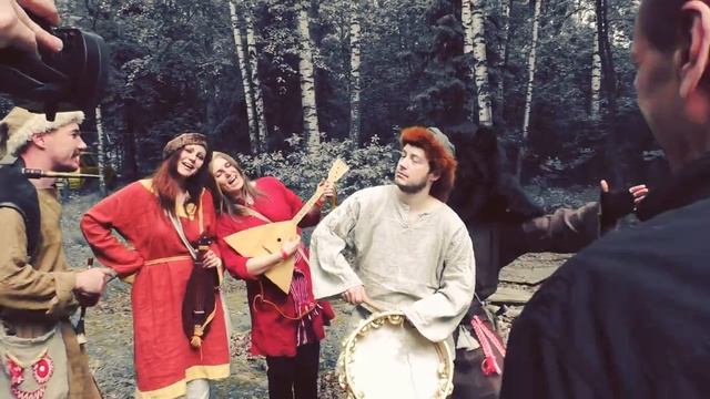 Скоморохи-люди - Сказ о женитьбе скомороха смотреть онлайн