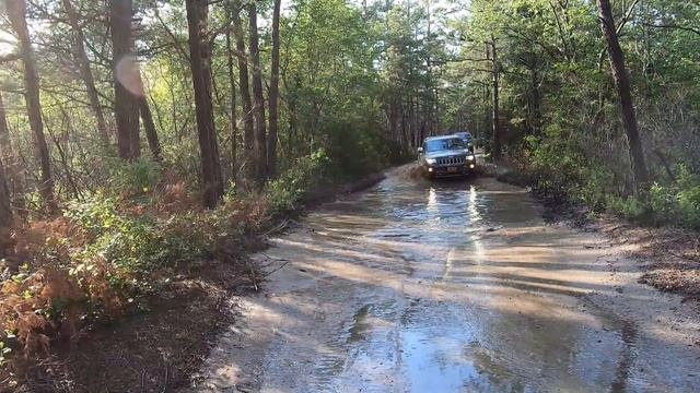OFF ROAD : JEEP GRAND CHEROKEE : testing a very capable 4x4 SUV on some Muddy Trails смотреть онлайн