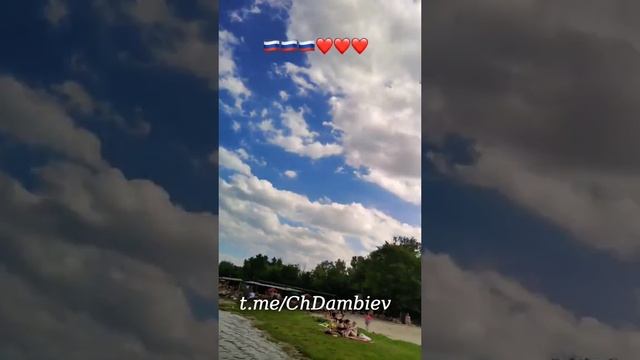 Боевые вертолеты  армейской авиации ВКС России над Лутугинским водохранилищем
