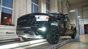 RAM 1500 Установка выдвижных подножек ATS