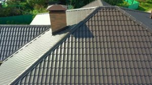 Металлическая черепица плюсы и минусы | Выбираем крышу для дома | Строительство коттеджей под ключ