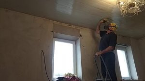 Пластик на потолке. Чем отмыть тысячелетнюю  пыль?