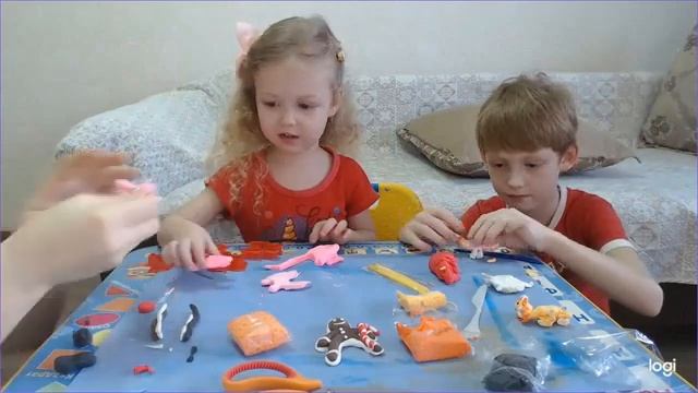 Кира и Ваня лепят поделки из воздушного пластилина смотреть онлайн