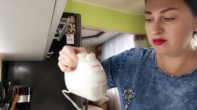 Иду получать гуманитарную помощь) Донбасс ) Продукты не должны пропадать смотреть онлайн