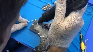 РЕМОНТ MACBOOK PRO A1286: ВЫЛЕТАЕТ ОШИБКА GPU PANIC/ ПЕРЕЗАГРУЖАЕТСЯ.