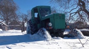 Забрали Т-40АМ для установки нового двигателя. Выбираемся из снежного плена на советском тракторе!!