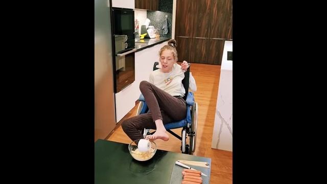 Пробую приготовить сосиски в кляре ногами? Рецепт сосисок в тесте потрясающий?Спасибо шефу Ивлеву?