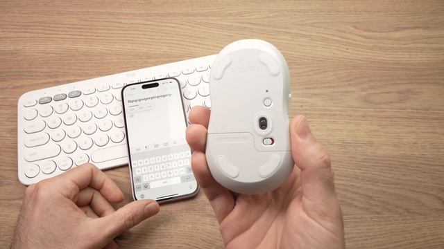 How to use a Keyboard & Mouse on iPhone 15/ Pro / Plus смотреть онлайн