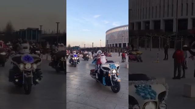 Поехали наши волшебники за подарками. Краснодар. Парк Галицкого. #новыйгод #чудо #радость