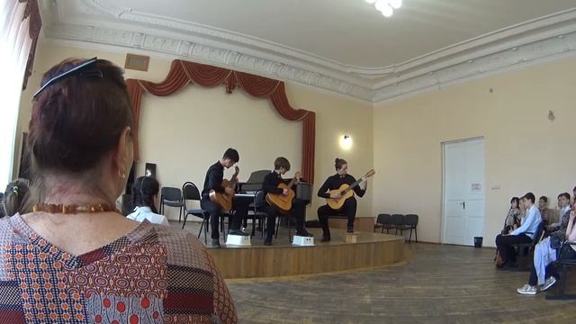 Выступление Алексея. Гитарное трио. Вальс. смотреть онлайн