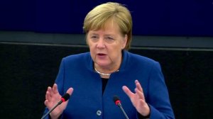 Шквал критики вызвало выступление в Европарламенте Ангелы Меркель