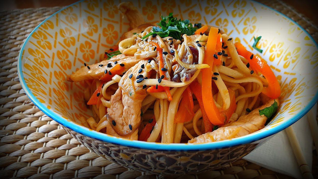 ЛАПША WOK | УДОН С КУРИЦЕЙ И ОВОЩАМИ | ВОК С КУРИЦЕЙ | РЕЦЕПТ В ДОМАШНИХ УСЛОВИЯХ смотреть онлайн