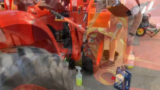 Kubota L3301 oil change смотреть онлайн