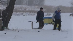 Пасека с нуля часть 8.  Переноска ульев в зимовник. Носилки для переноски ульев / www.uley.in