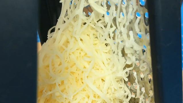 Рецепт пиццы с колбасой, томатом и сырно-чесночным соусом. Как приготовить пиццу с ветчиной и сыром