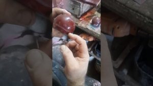 распил бильярдного шара,идеально ровный срез.